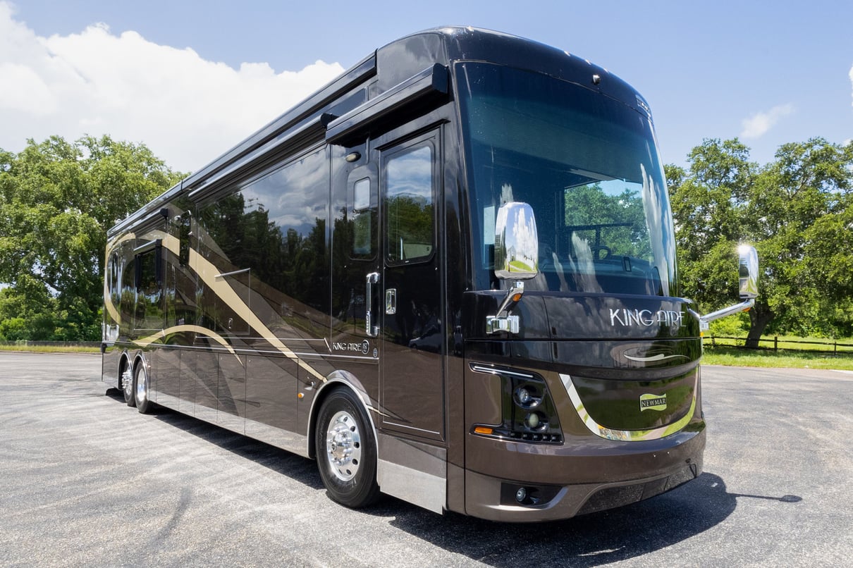 2018 Newmar King Aire 4531 gallery image-1