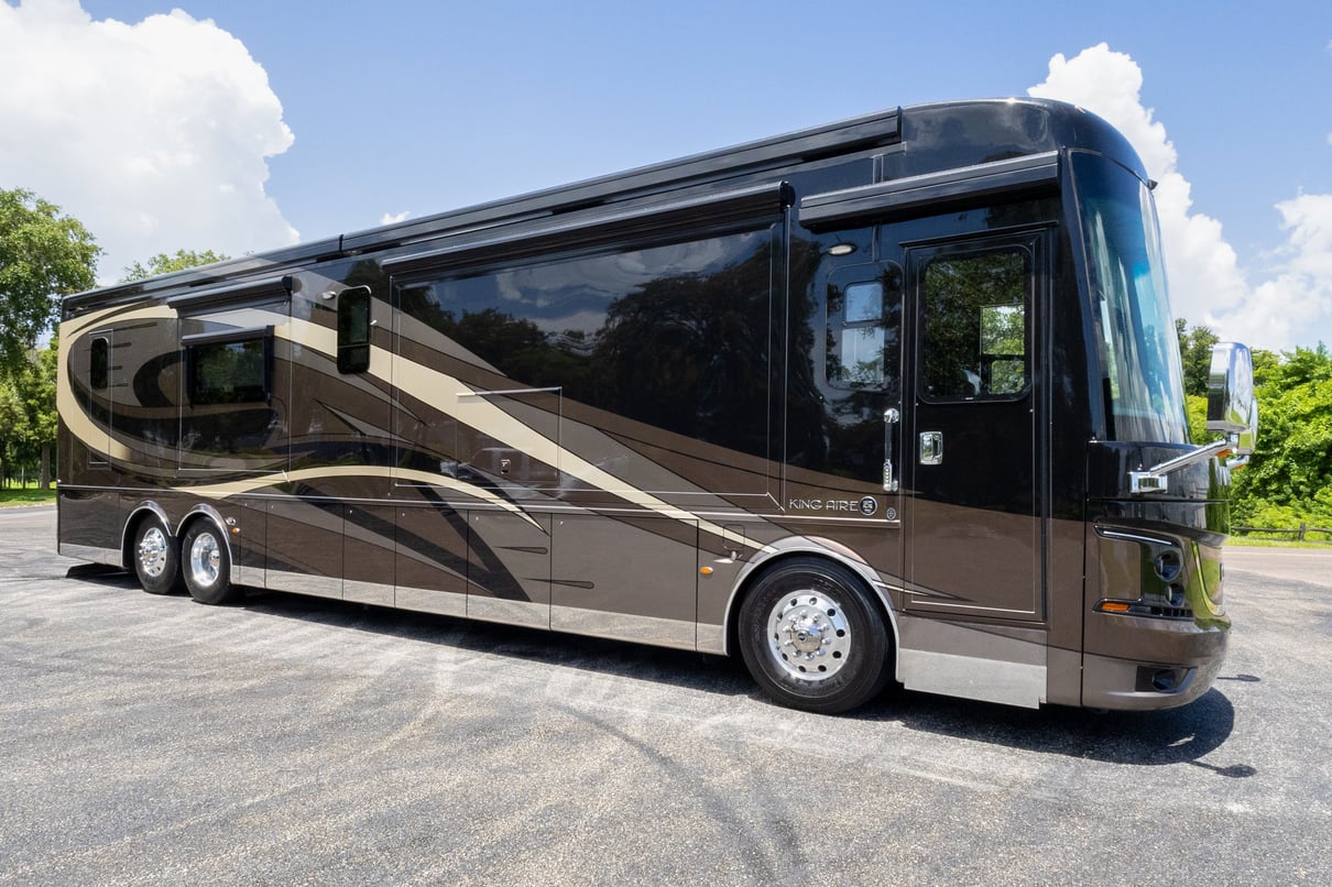 2018 Newmar King Aire 4531 gallery image-2