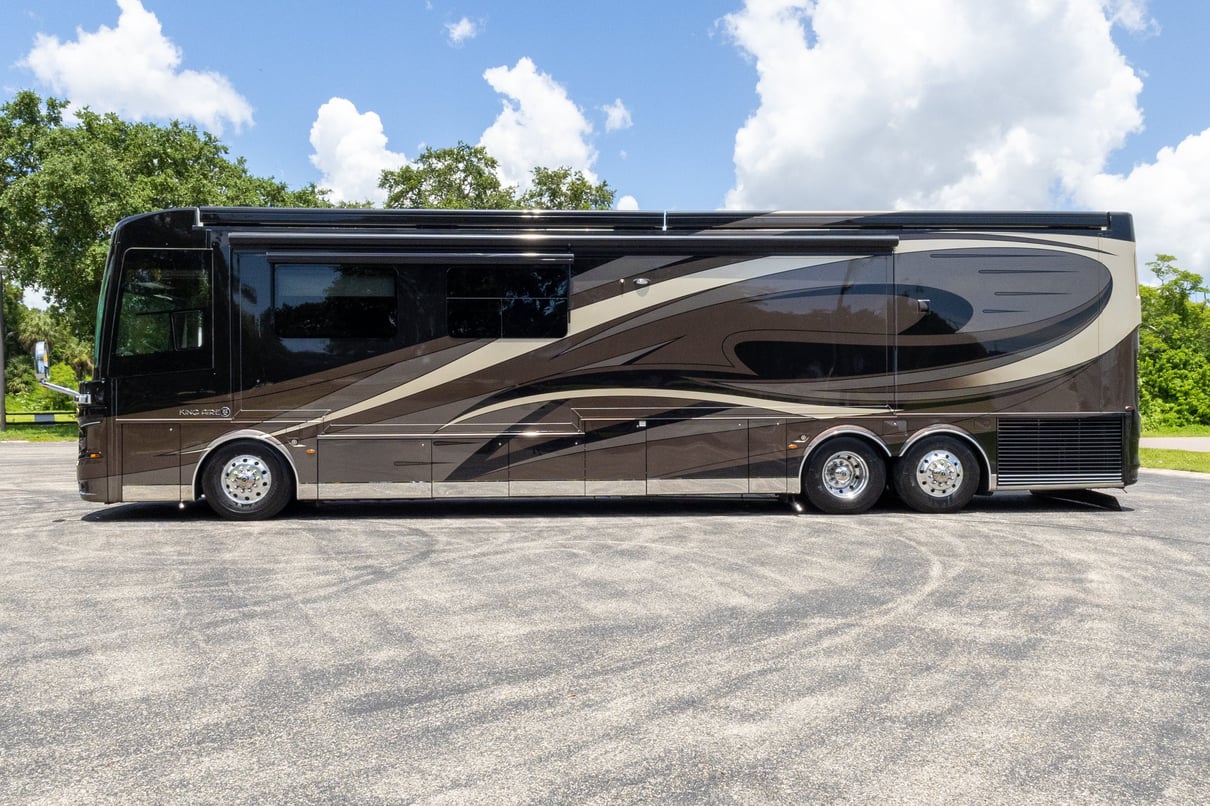 2018 Newmar King Aire 4531 gallery image-9