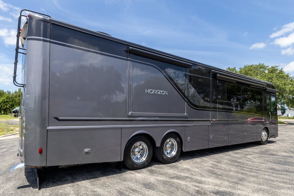 2019 Winnebago Horizon 42Q