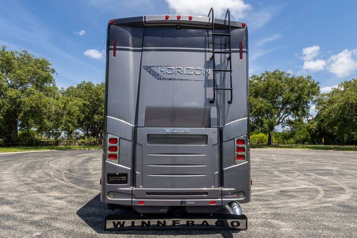 2019 Winnebago Horizon 42Q gallery image-6