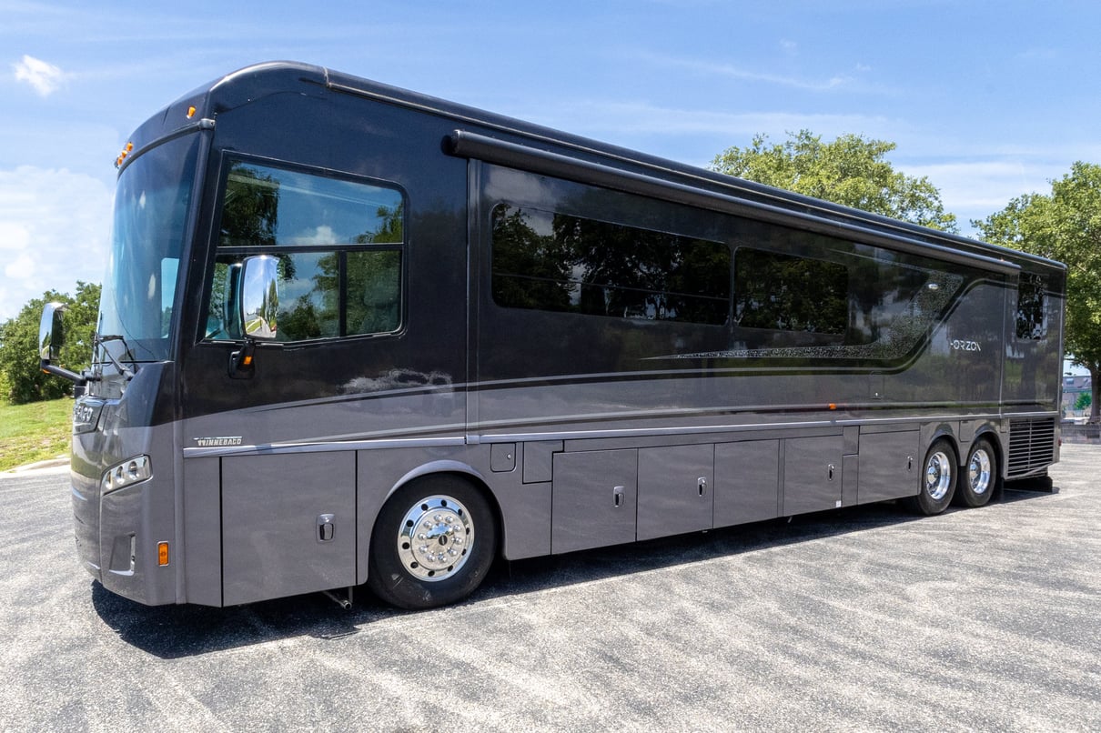 2019 Winnebago Horizon 42Q gallery image-10