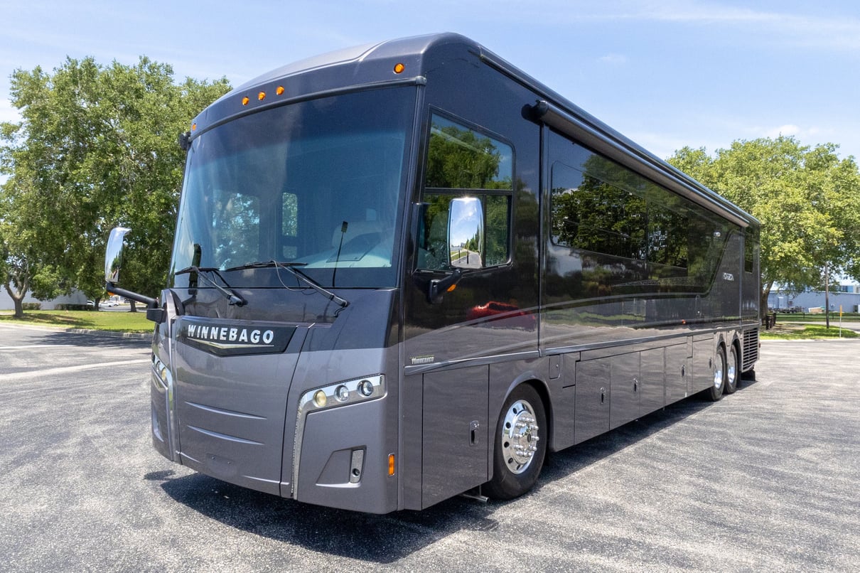 2019 Winnebago Horizon 42Q gallery image-11