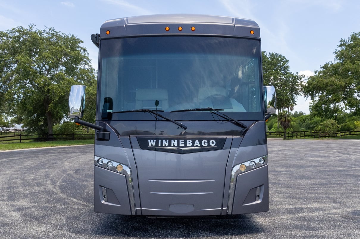 2019 Winnebago Horizon 42Q gallery image-12