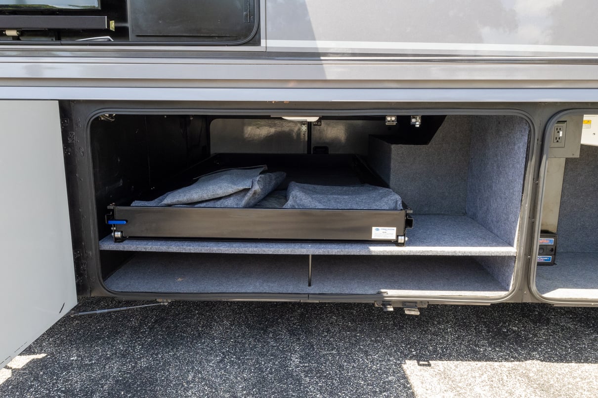 2019 Winnebago Horizon 42Q gallery image-38