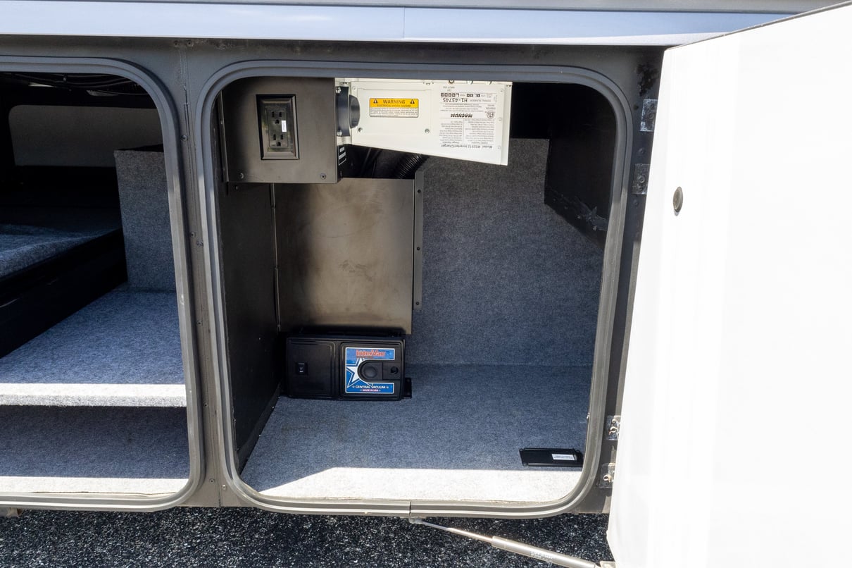 2019 Winnebago Horizon 42Q gallery image-39