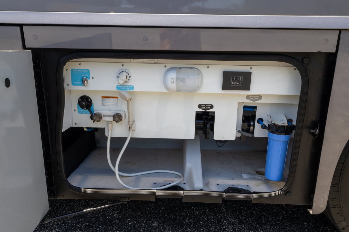 2019 Winnebago Horizon 42Q gallery image-45