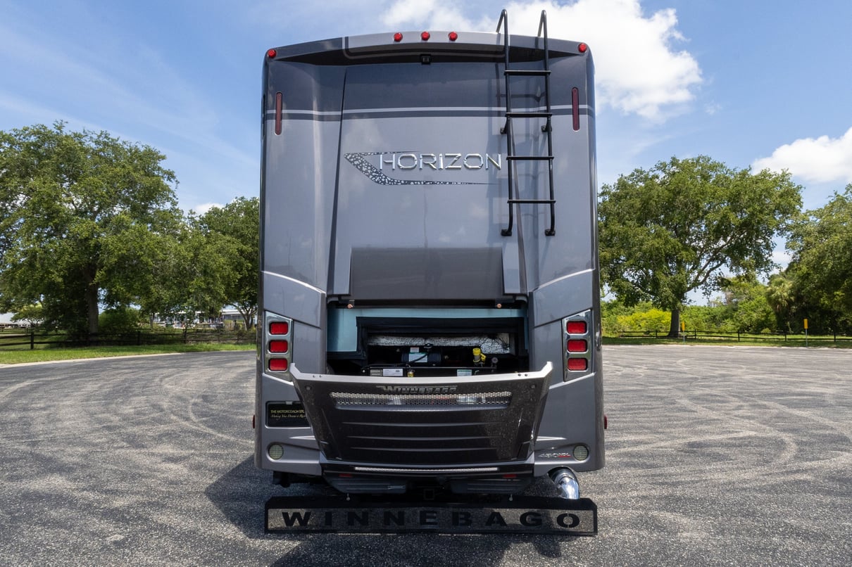 2019 Winnebago Horizon 42Q gallery image-46