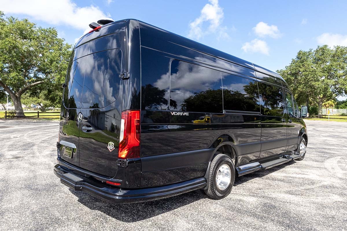 2025 OGV LUXURY COACH V-Drive 12-Passenger gallery image-6