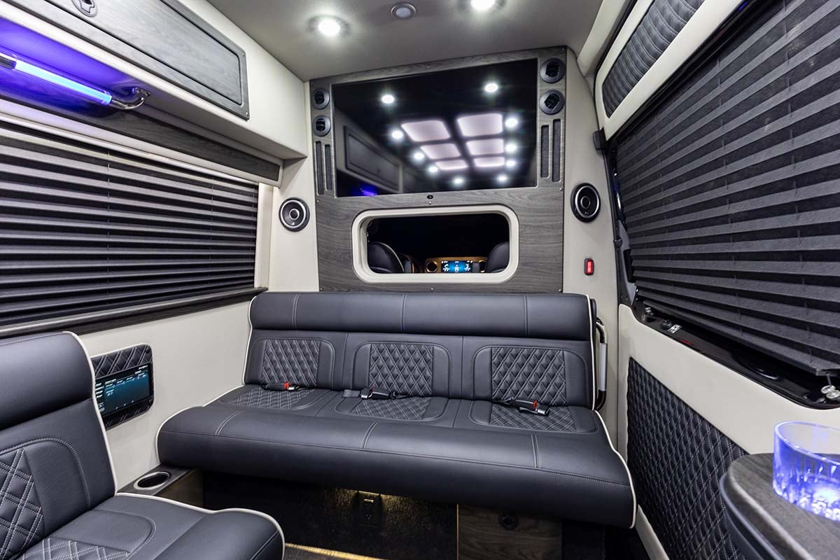 2025 OGV LUXURY COACH V-Drive 12-Passenger gallery image-16