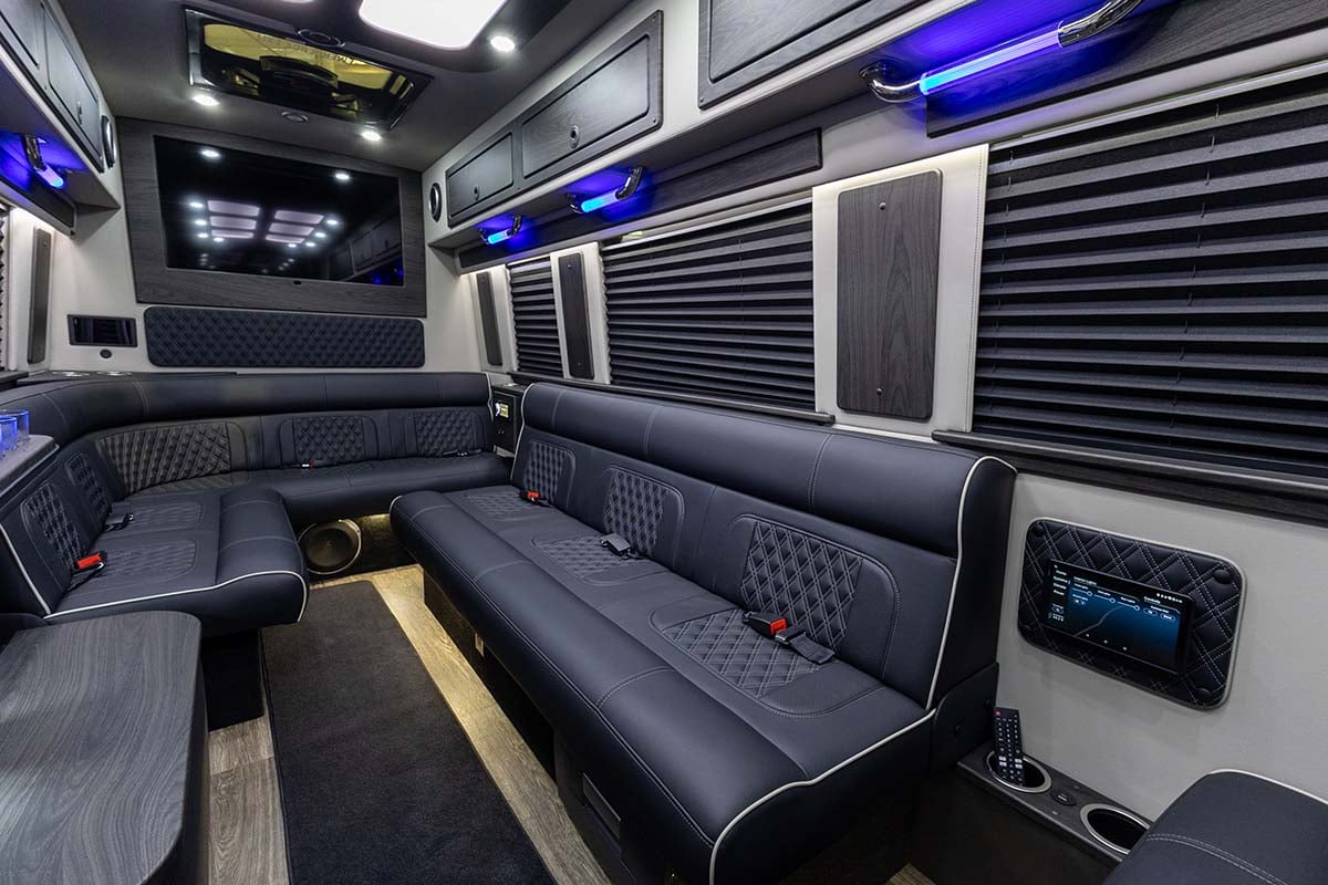 2025 OGV LUXURY COACH V-Drive 12-Passenger gallery image-18
