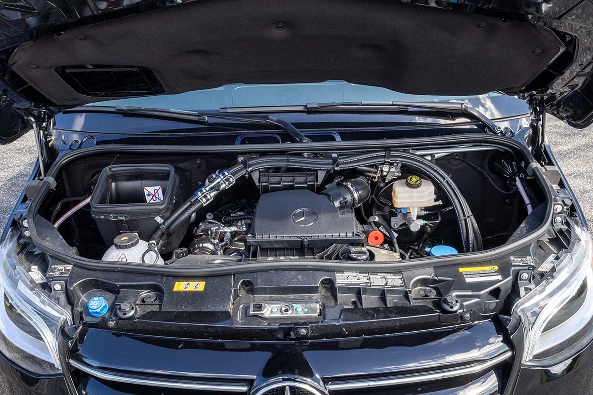 2025 OGV LUXURY COACH V-Drive 12-Passenger gallery image-27