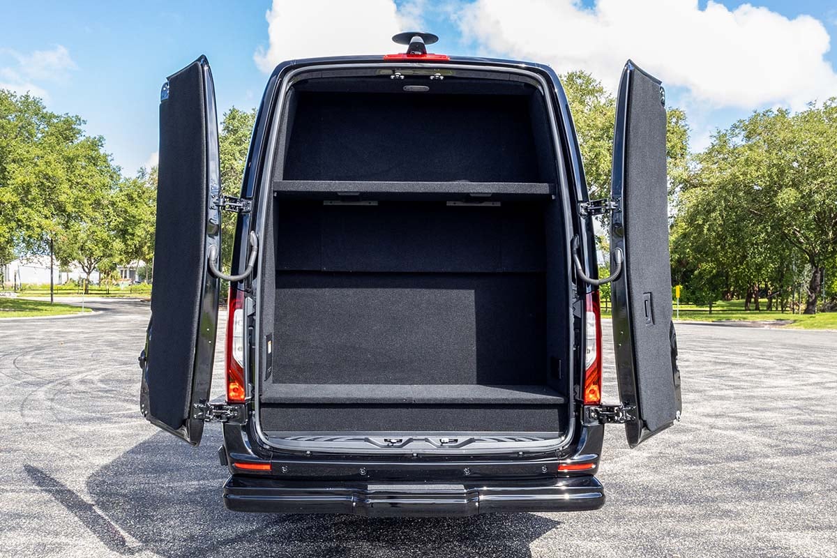 2025 OGV LUXURY COACH V-Drive 12-Passenger gallery image-28