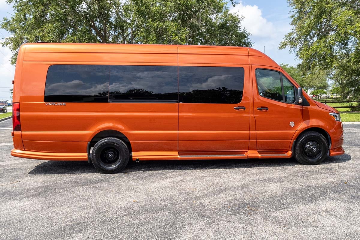 2025 OGV LUXURY COACH V-Cruise 9-Passenger gallery image-3