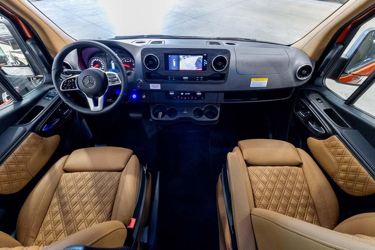 2025 OGV LUXURY COACH V-Cruise 9-Passenger gallery image-16