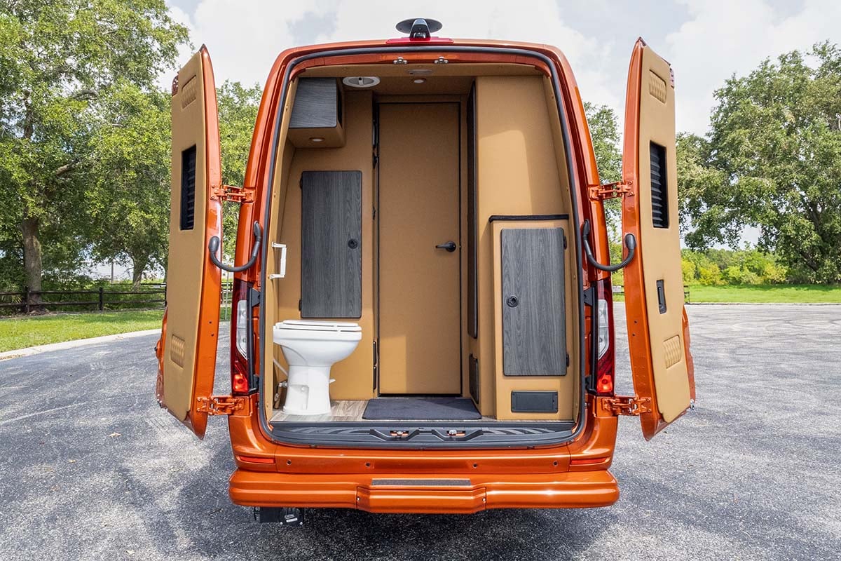 2025 OGV LUXURY COACH V-Cruise 9-Passenger gallery image-28