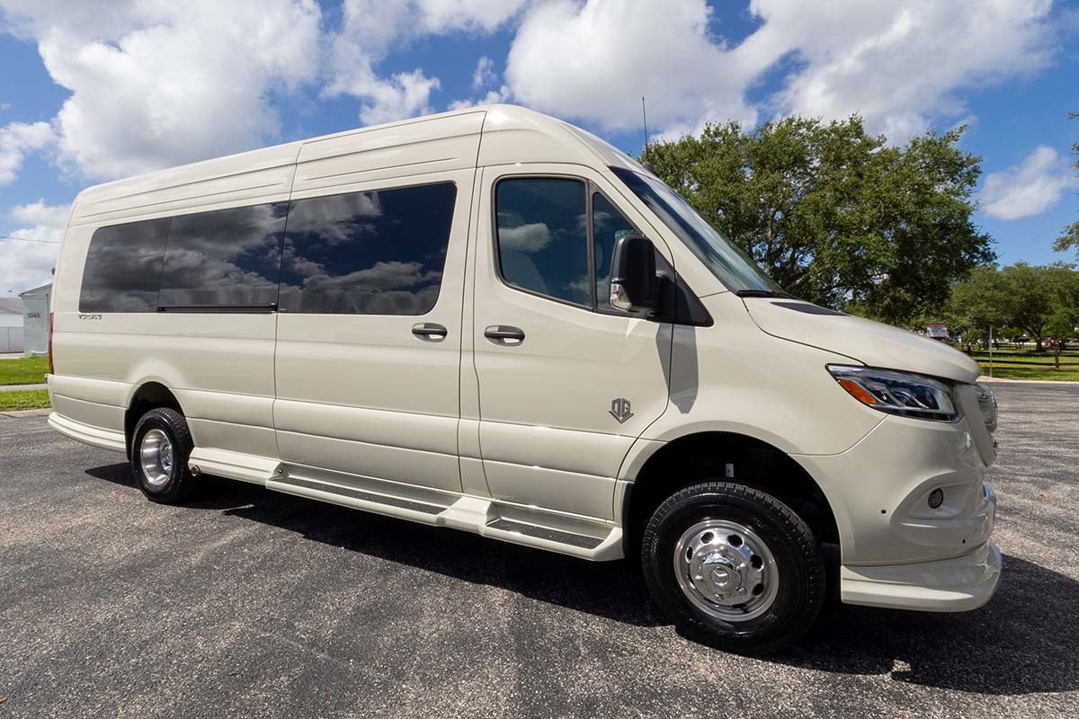 New 2025 OGV Luxury Coach V-Cruise 10OBA AWD gallery image-2