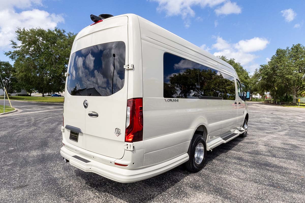 New 2025 OGV Luxury Coach V-Cruise 10OBA AWD gallery image-6