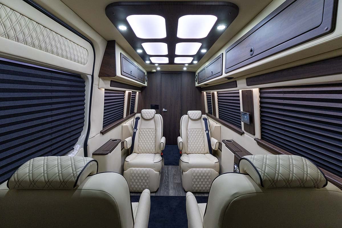 New 2025 OGV Luxury Coach V-Cruise 10OBA AWD gallery image-16