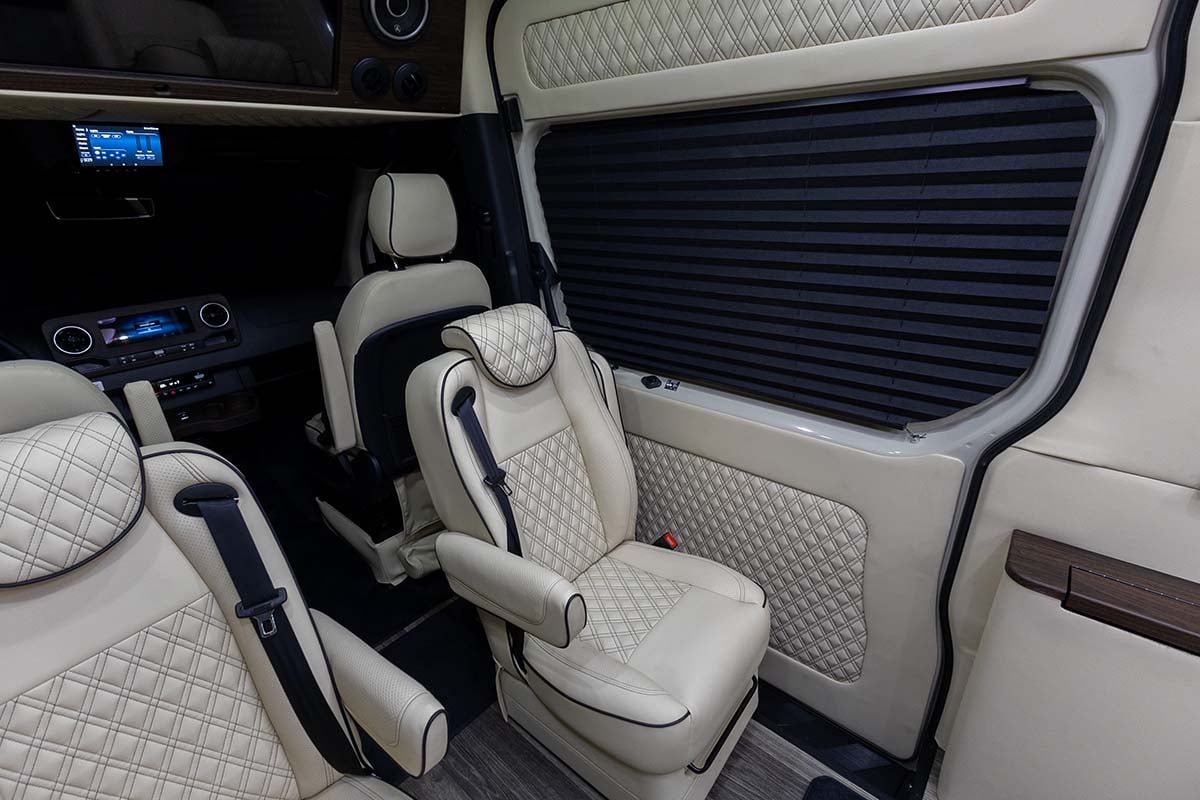 New 2025 OGV Luxury Coach V-Cruise 10OBA AWD gallery image-18