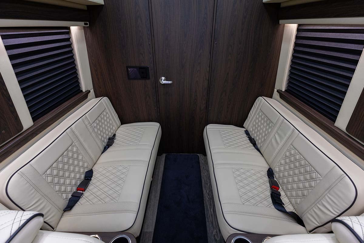 New 2025 OGV Luxury Coach V-Cruise 10OBA AWD gallery image-21