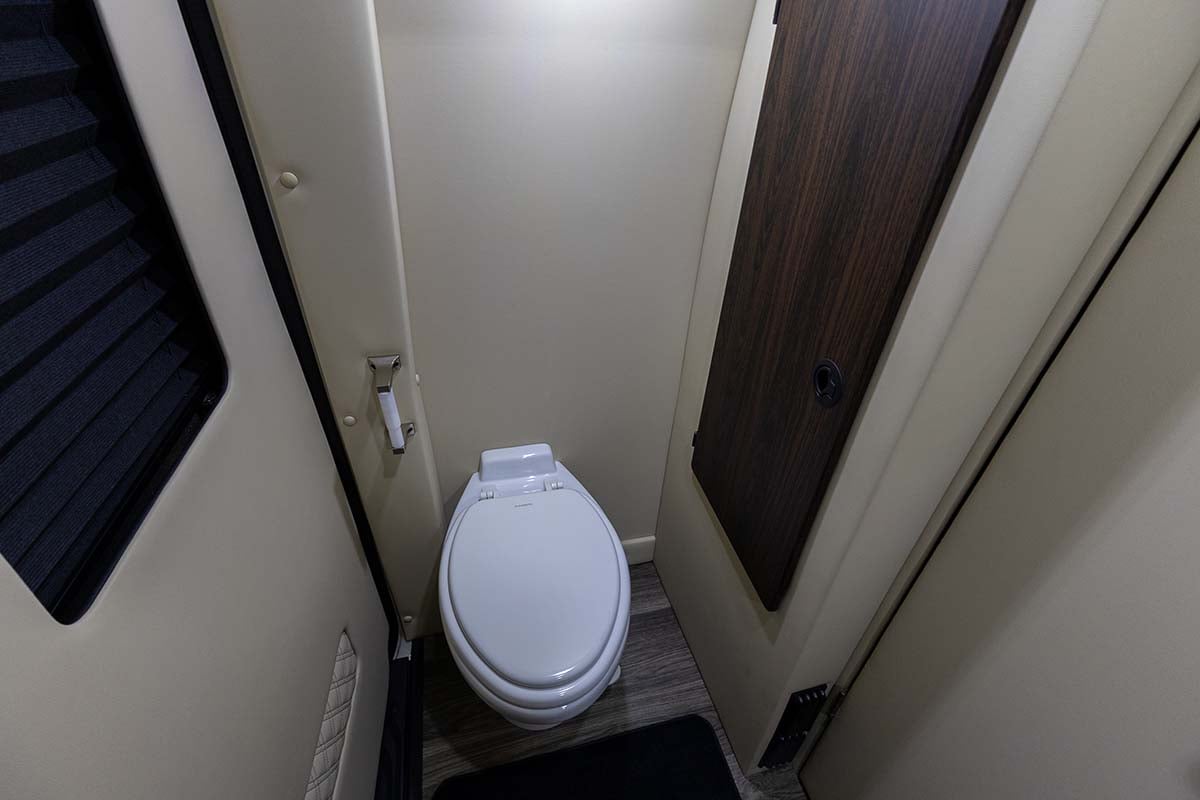 New 2025 OGV Luxury Coach V-Cruise 10OBA AWD gallery image-24