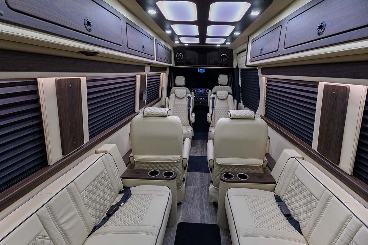 New 2025 OGV Luxury Coach V-Cruise 10OBA AWD gallery image-25