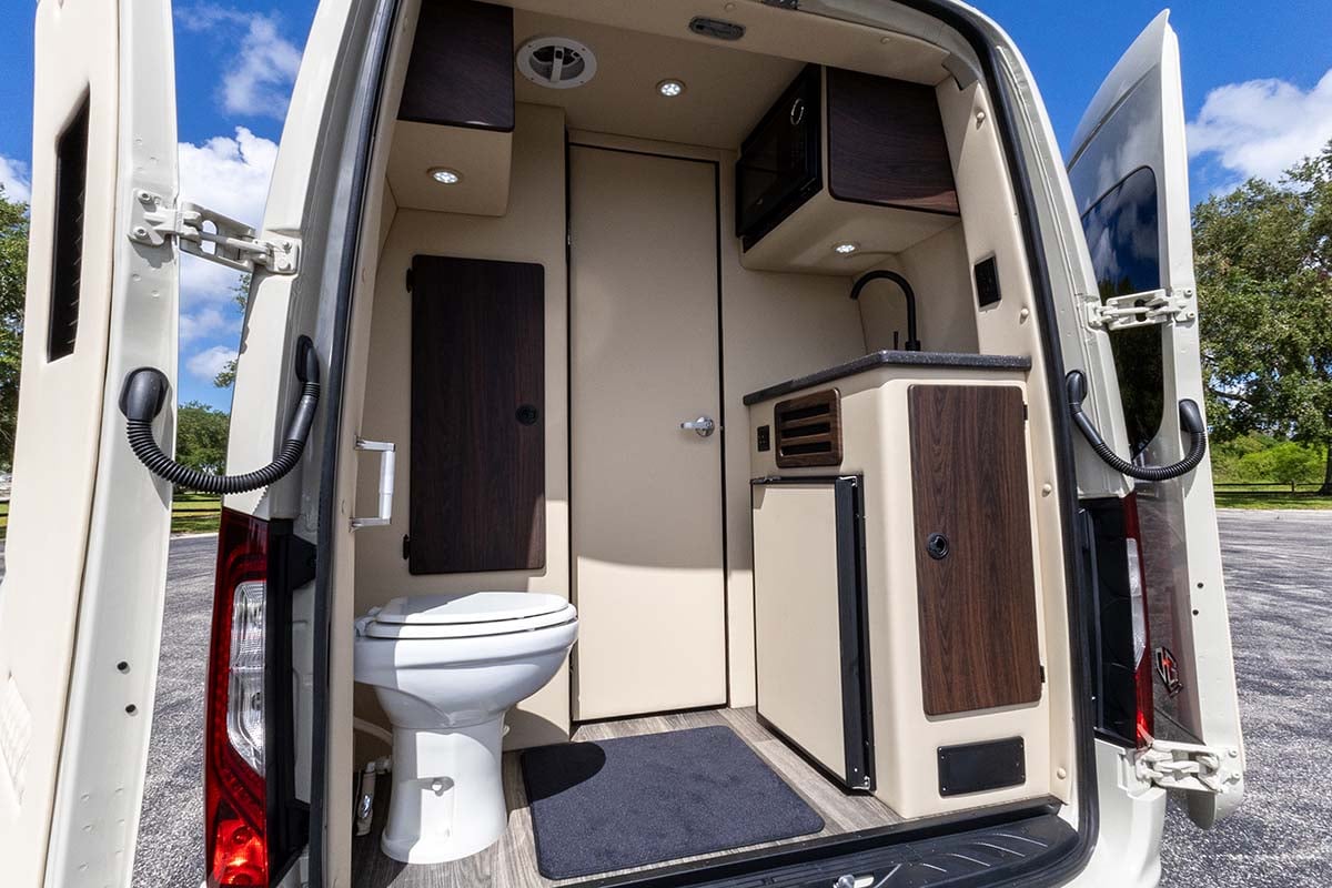 New 2025 OGV Luxury Coach V-Cruise 10OBA AWD gallery image-28