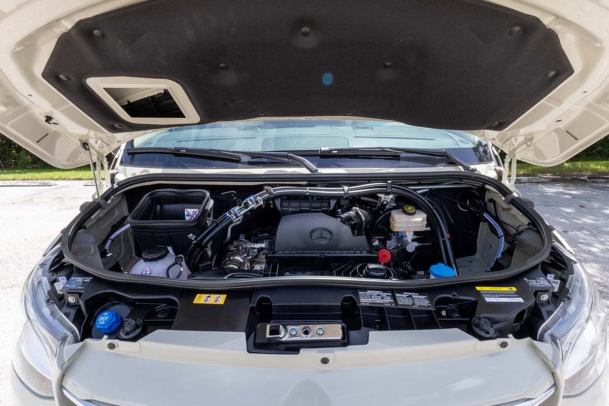 New 2025 OGV Luxury Coach V-Cruise 10OBA AWD gallery image-30