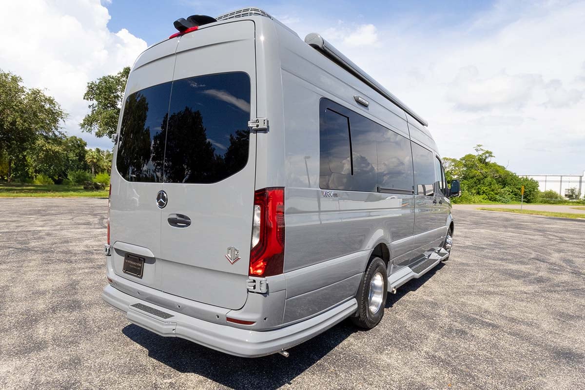 New 2025 OGV Luxury Coach V-RV 7RL gallery image-5