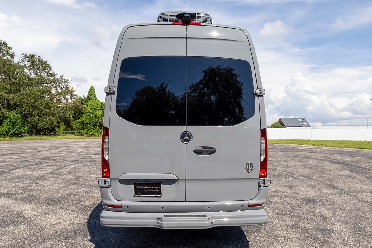 New 2025 OGV Luxury Coach V-RV 7RL gallery image-6