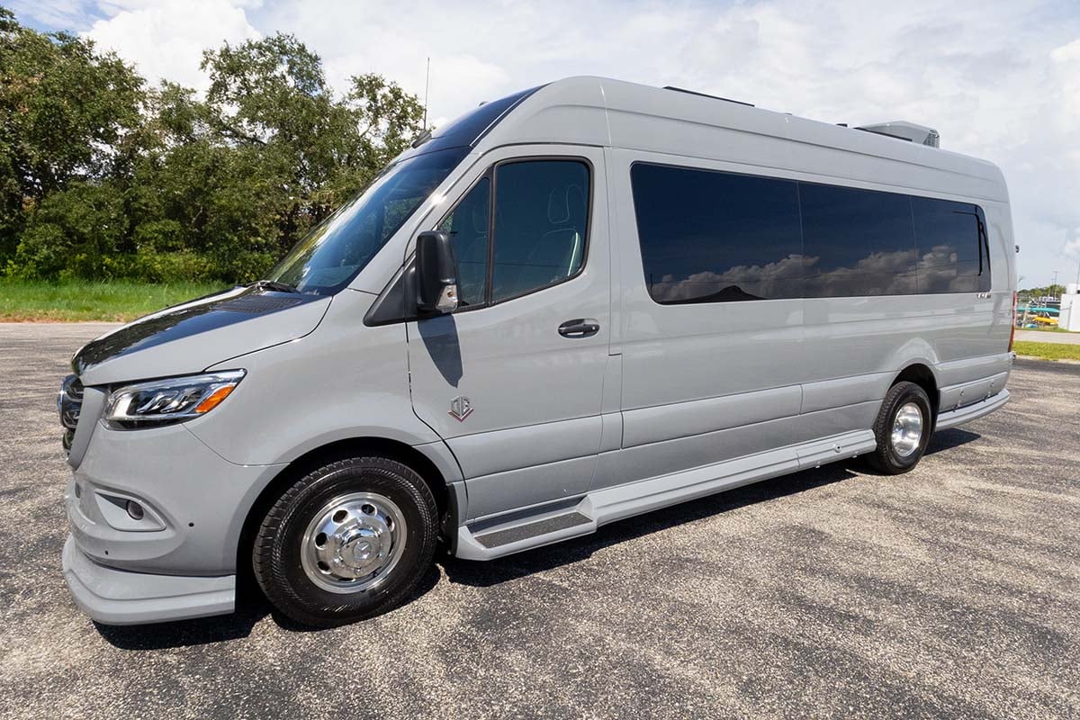 New 2025 OGV Luxury Coach V-RV 7RL gallery image-10