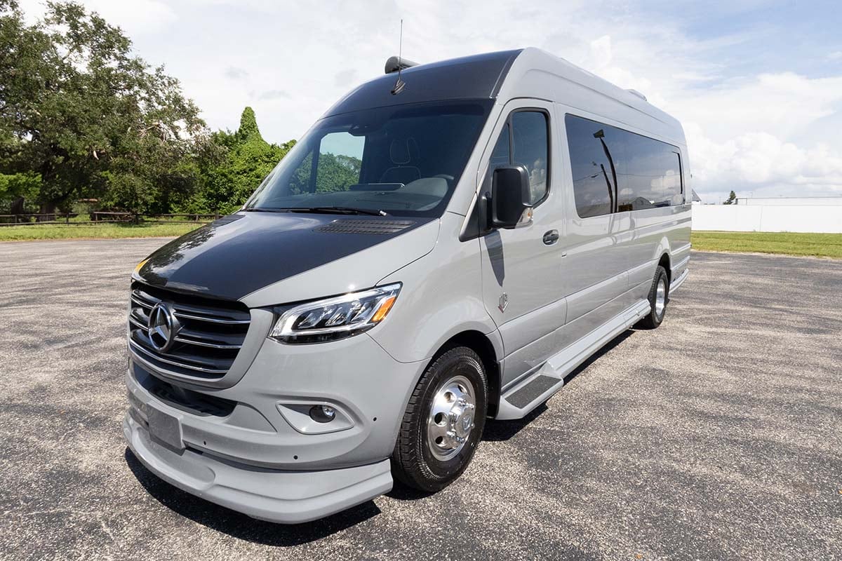 New 2025 OGV Luxury Coach V-RV 7RL gallery image-11