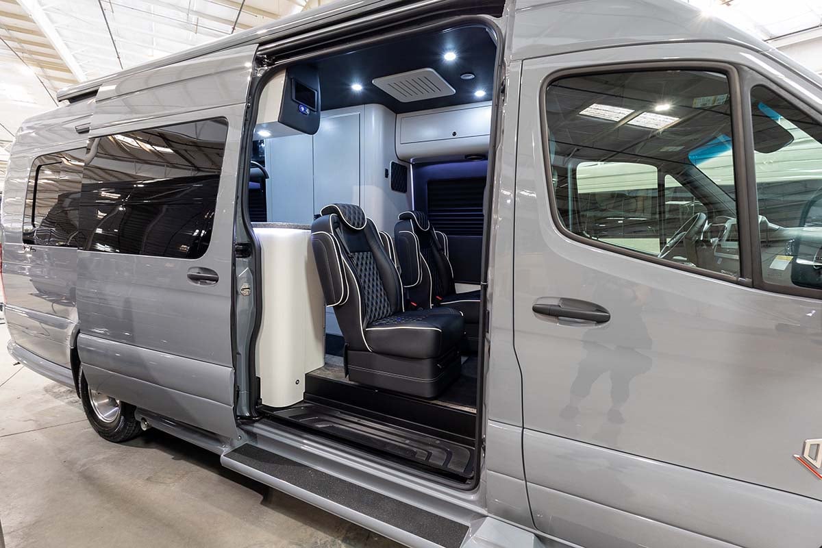 New 2025 OGV Luxury Coach V-RV 7RL gallery image-13