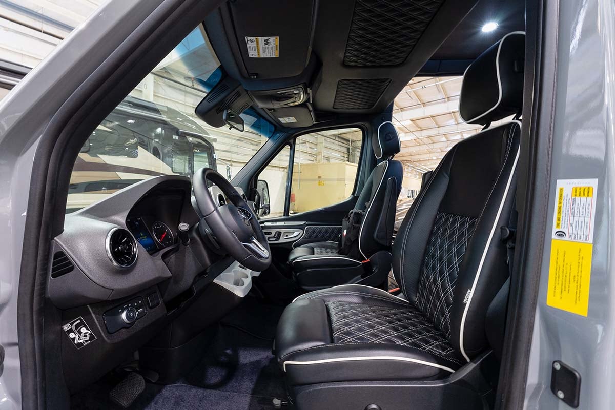 New 2025 OGV Luxury Coach V-RV 7RL gallery image-15