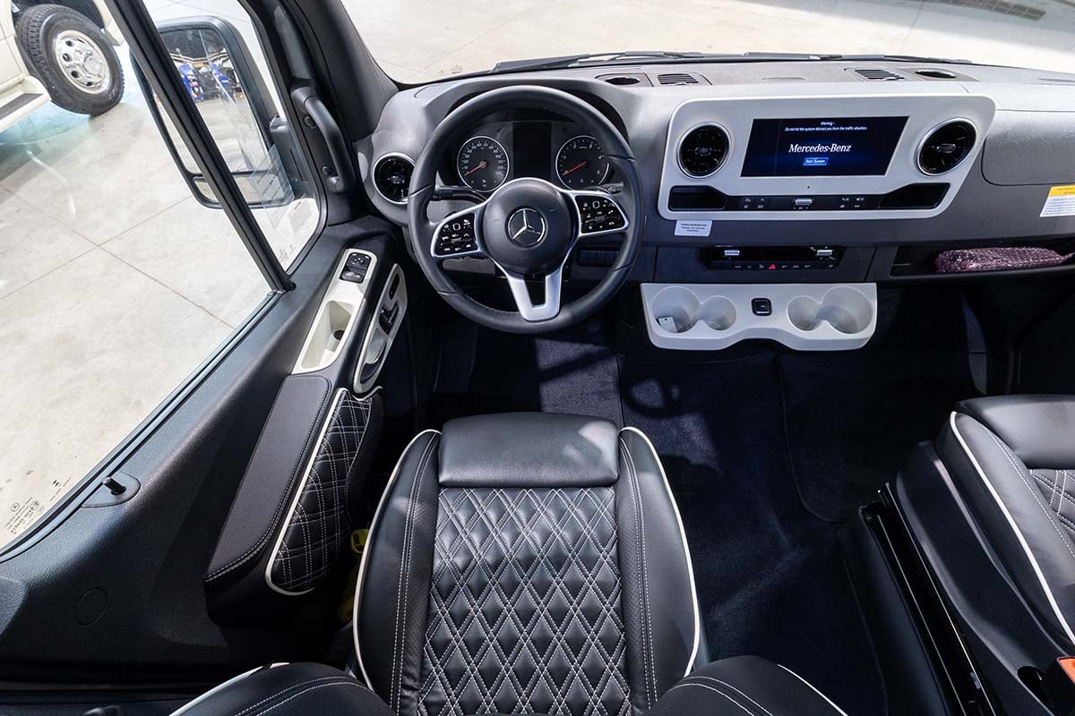 New 2025 OGV Luxury Coach V-RV 7RL gallery image-16