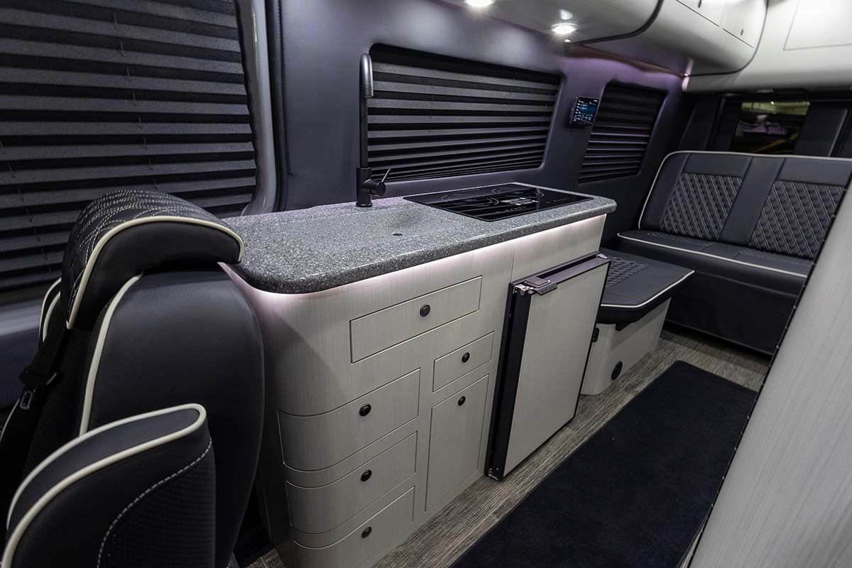 New 2025 OGV Luxury Coach V-RV 7RL gallery image-25