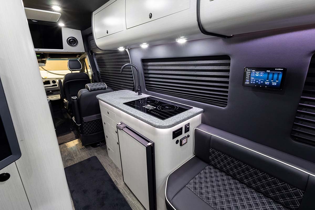 New 2025 OGV Luxury Coach V-RV 7RL gallery image-27