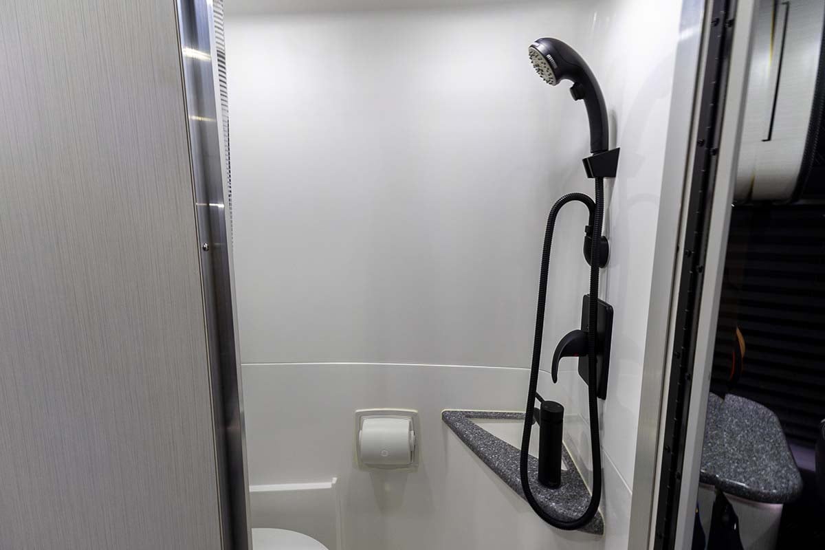 New 2025 OGV Luxury Coach V-RV 7RL gallery image-32