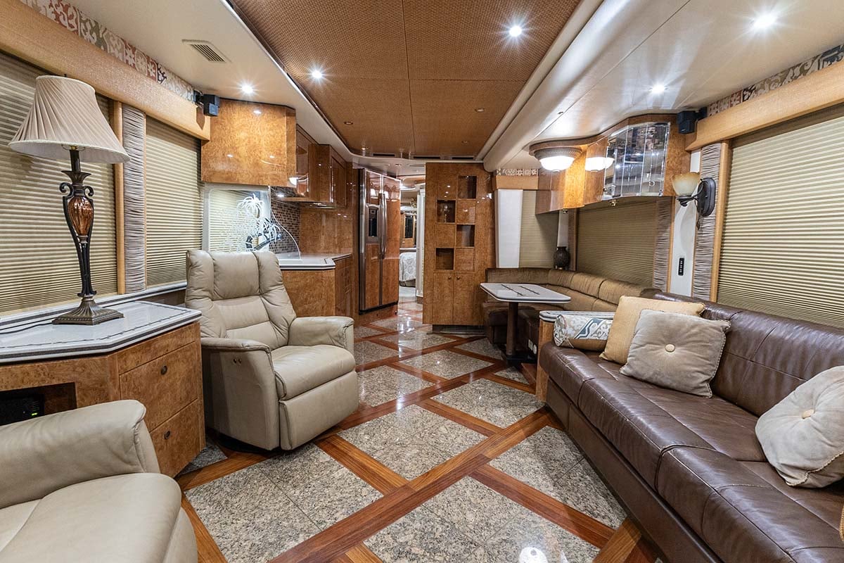 2007 Prevost Featherlite H3 45 gallery image-14