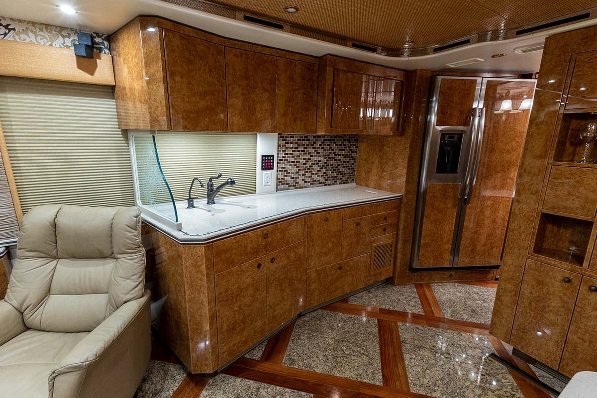 2007 Prevost Featherlite H3 45 gallery image-18