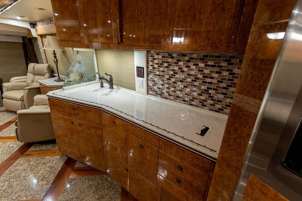 2007 Prevost Featherlite H3 45 gallery image-20