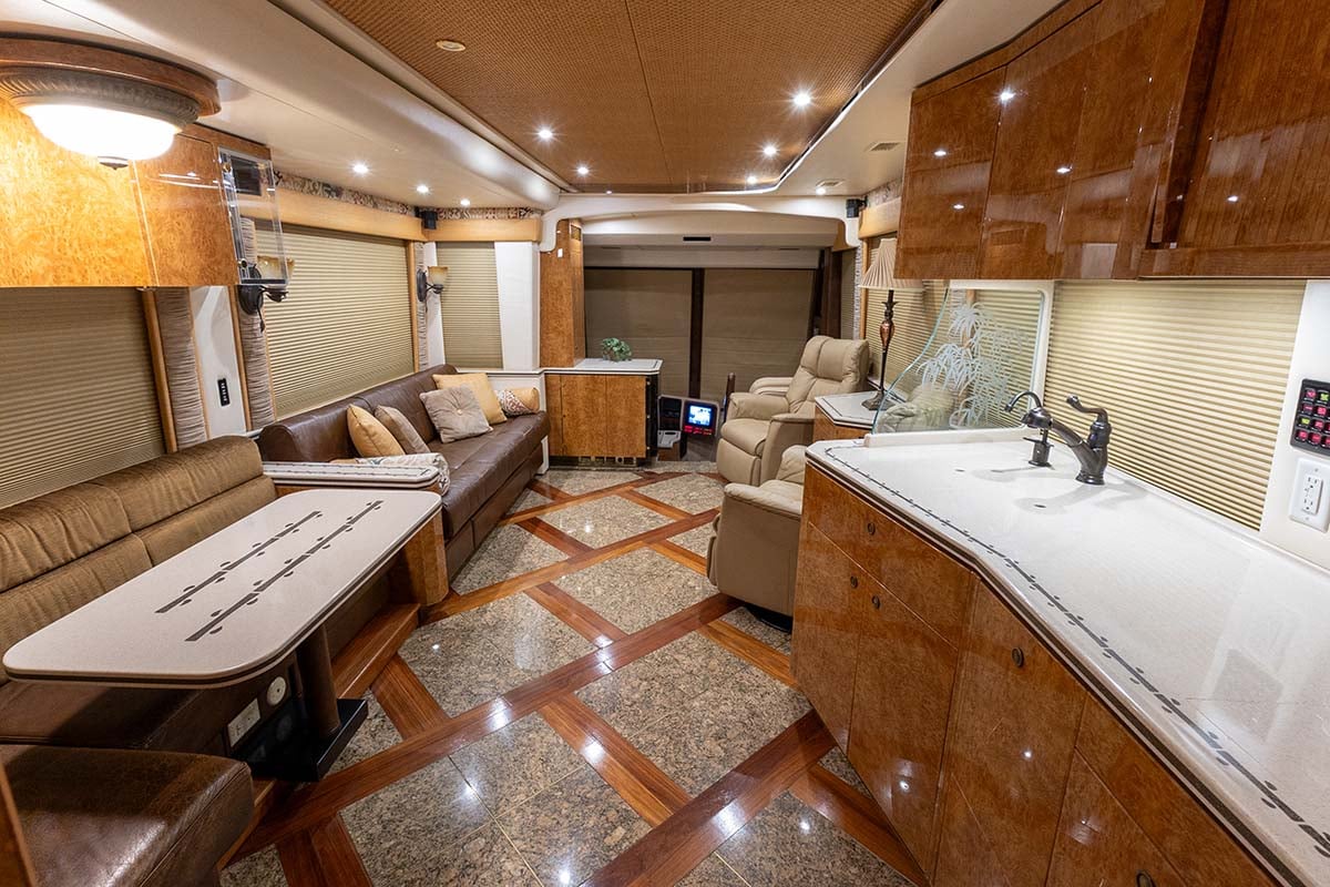 2007 Prevost Featherlite H3 45 gallery image-21