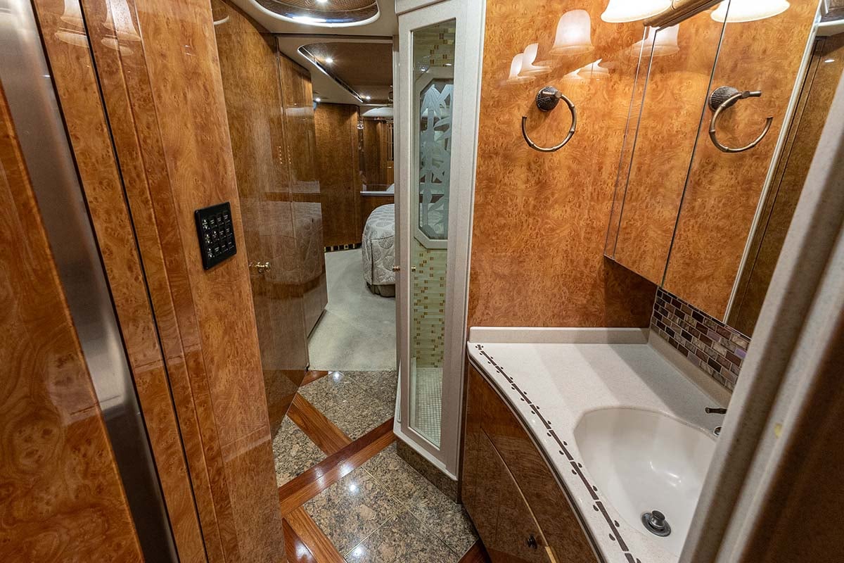 2007 Prevost Featherlite H3 45 gallery image-22