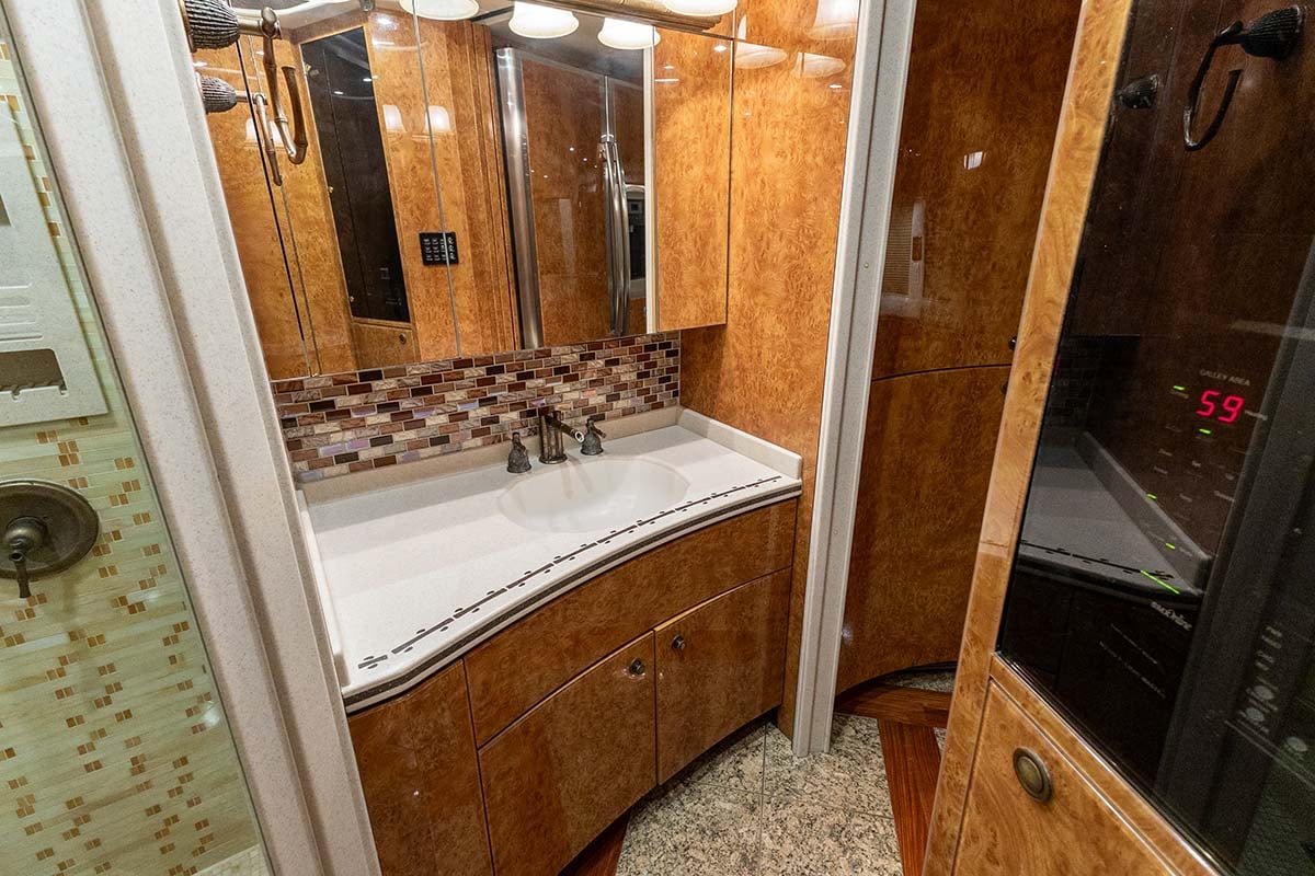 2007 Prevost Featherlite H3 45 gallery image-23