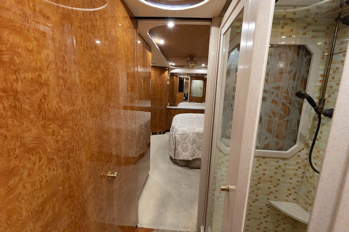 2007 Prevost Featherlite H3 45 gallery image-24