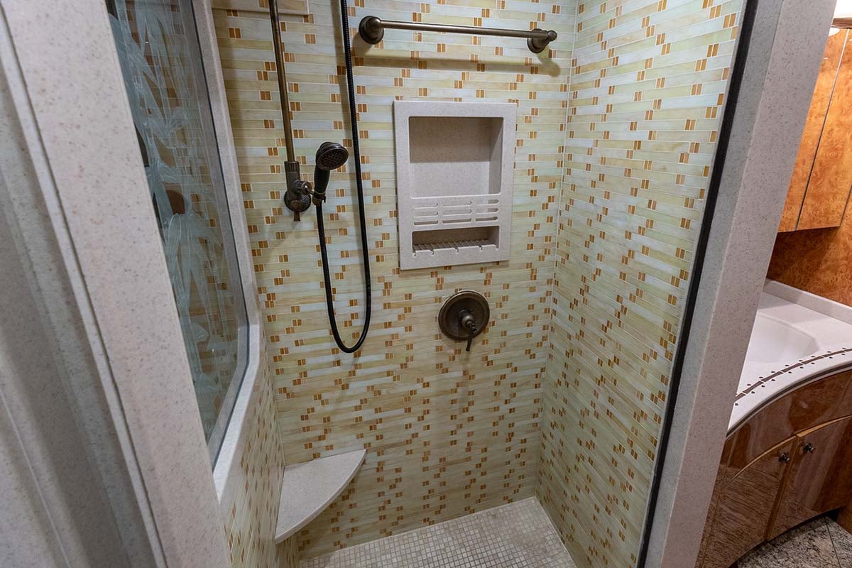 2007 Prevost Featherlite H3 45 gallery image-25