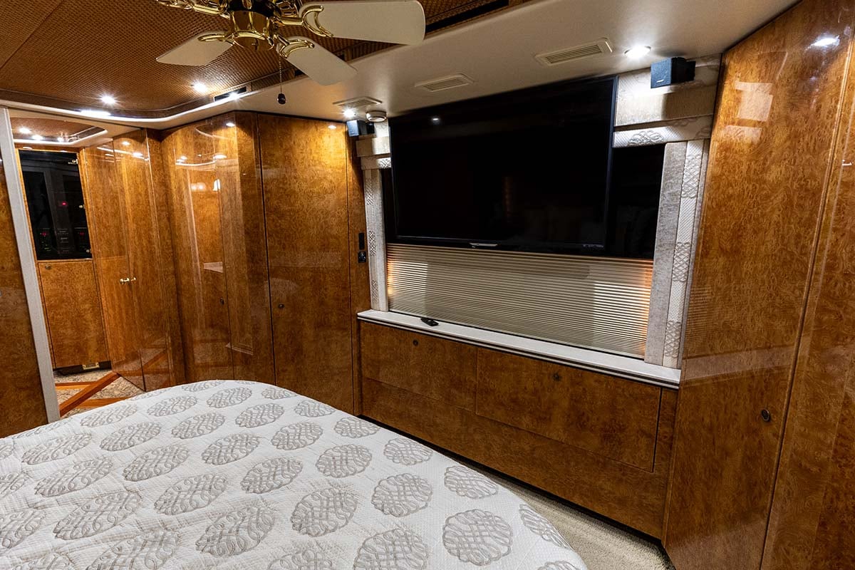 2007 Prevost Featherlite H3 45 gallery image-32