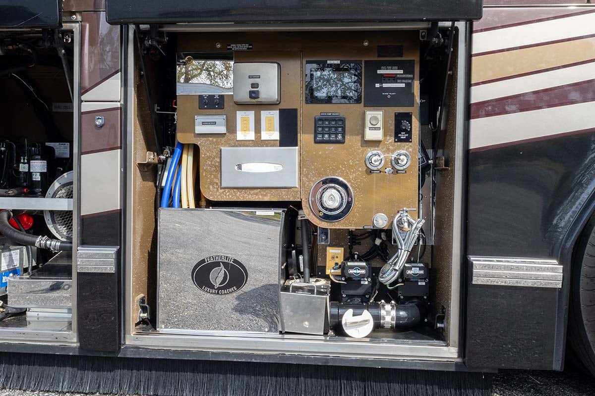 2007 Prevost Featherlite H3 45 gallery image-46