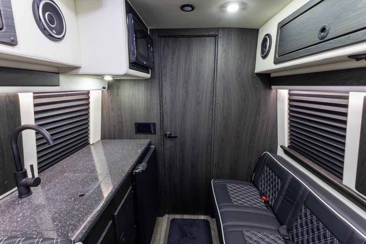 2025 OGV LUXURY COACH V-Cruise 9-Passenger gallery image-24